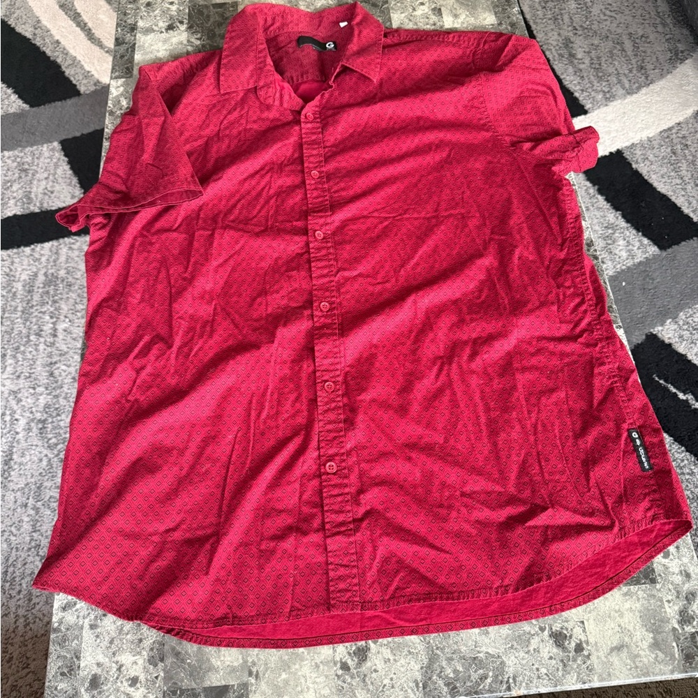 Guess Men's Short Sleeve Button-Down Shirt Red fits like Large